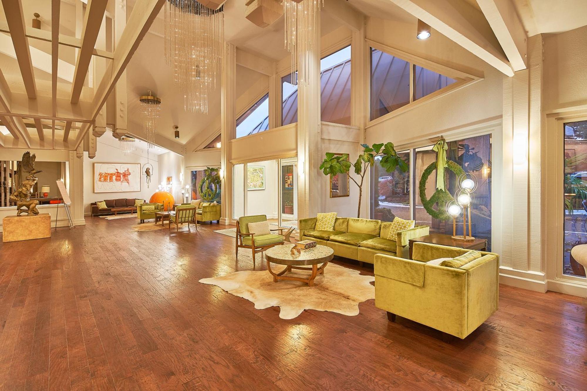 Ashland Hills Hotel & Suites מראה חיצוני תמונה
