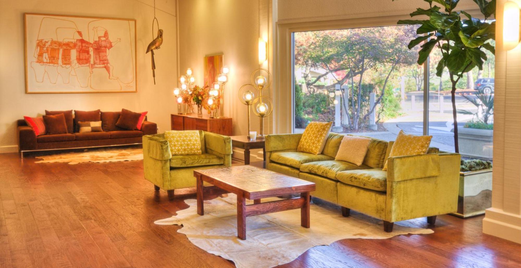 Ashland Hills Hotel & Suites מראה חיצוני תמונה