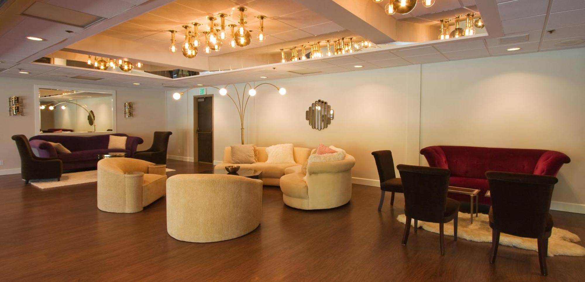 Ashland Hills Hotel & Suites מראה חיצוני תמונה