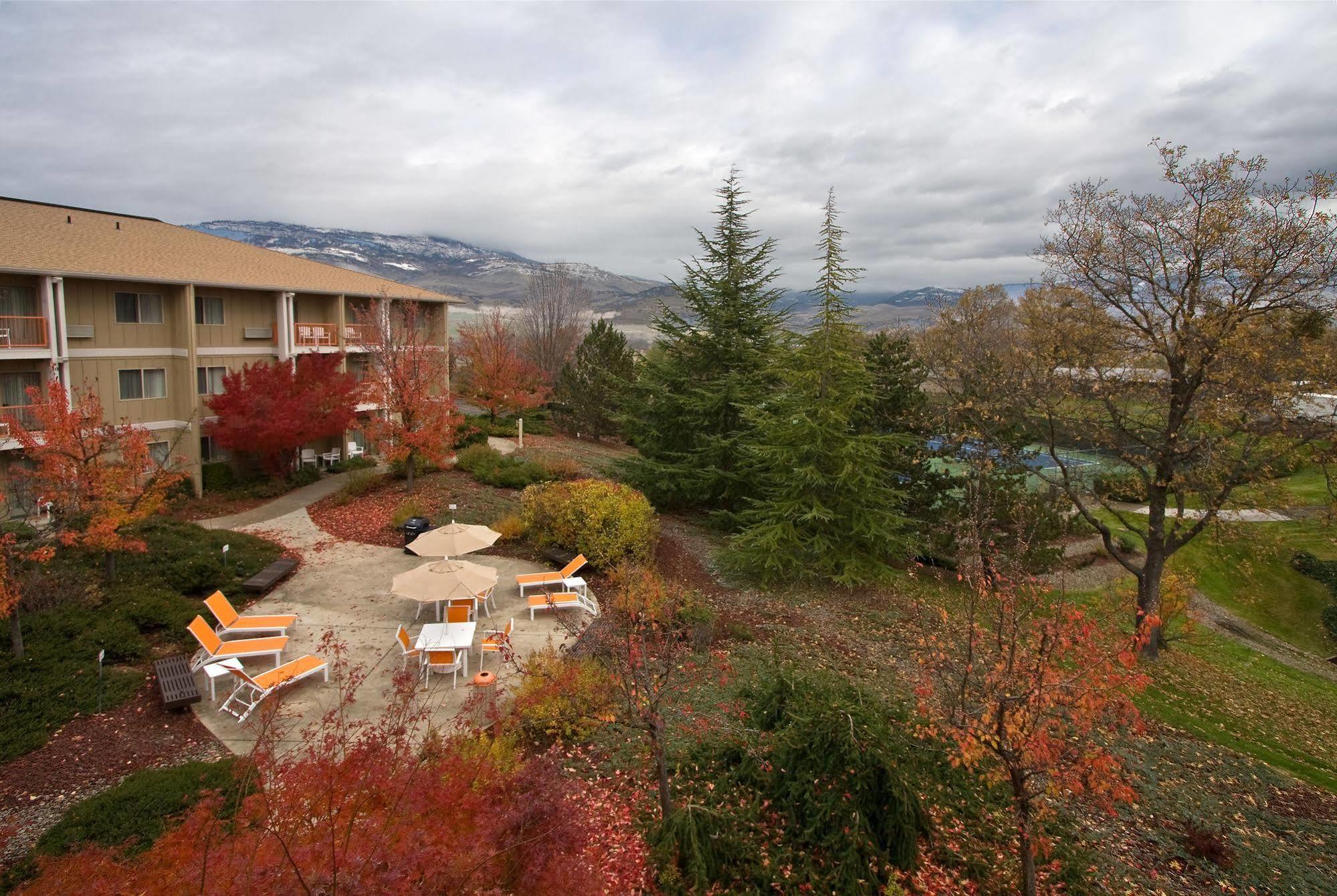 Ashland Hills Hotel & Suites מראה חיצוני תמונה