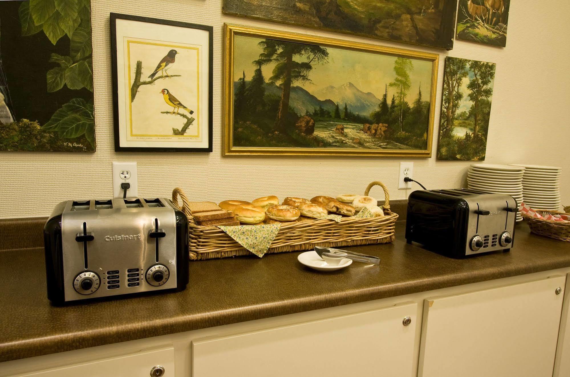 Ashland Hills Hotel & Suites מראה חיצוני תמונה